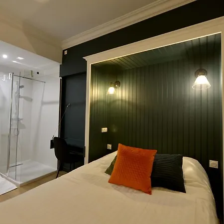 Le Tiburon Hotell 3*