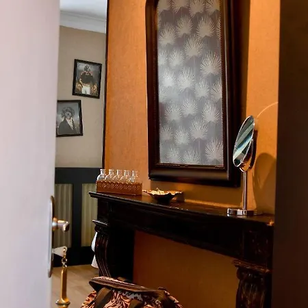 Le Tiburon Hotell