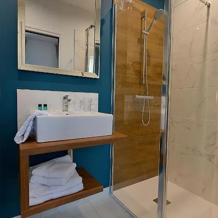 Le Tiburon Hotel Cherbourg-en-Cotentin