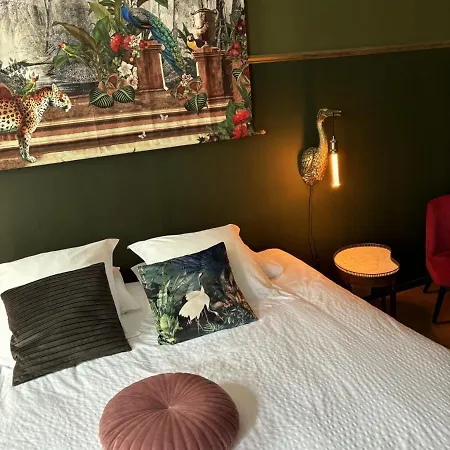 Le Tiburon Hotell