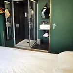Le Tiburon 3*
