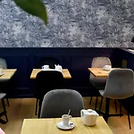 Le Tiburon Hotel 3*