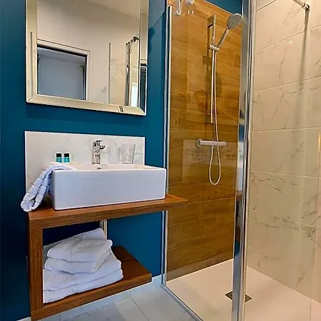 Le Tiburon Hotel Cherbourg-en-Cotentin